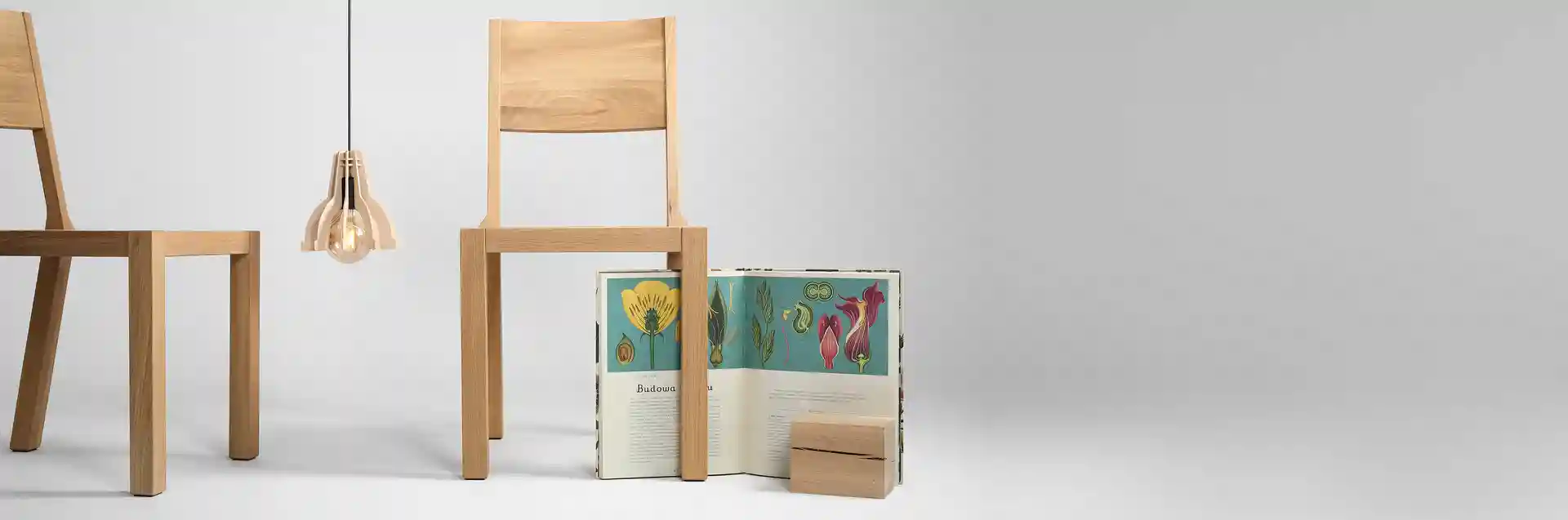 [Translate to german:] Krzesło z drewna dębowego MILONI BLOX, Kolor: 03: Natural, Wymiary: Dł: 45 x Sz: 44 x Wys: 45 cm, polskie krzesła z drewna, drewniane krzesło, dębowe krzesła