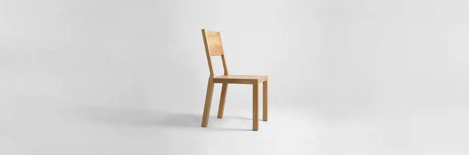 [Translate to german:] Krzesło z drewna dębowego MILONI BLOX, Kolor: 03: Natural, Wymiary: Dł: 45 x Sz: 44 x Wys: 45 cm, polskie krzesła z drewna, drewniane krzesło, dębowe krzesła